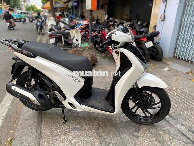 Honda SH 150 2015 mới 90% Bstp chính chủ