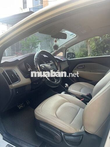 Kia Rio 2015 1.4 AT Sedan - 91000 km
