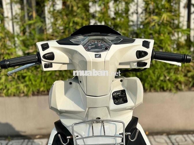 Air blade 2106 khoá lớn trắng đen zin đẹp keng
