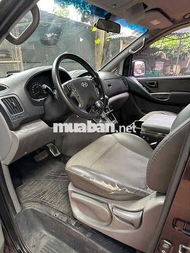 Hyundai Grand Starex 2007 Van 2.5 AT - 180000 km