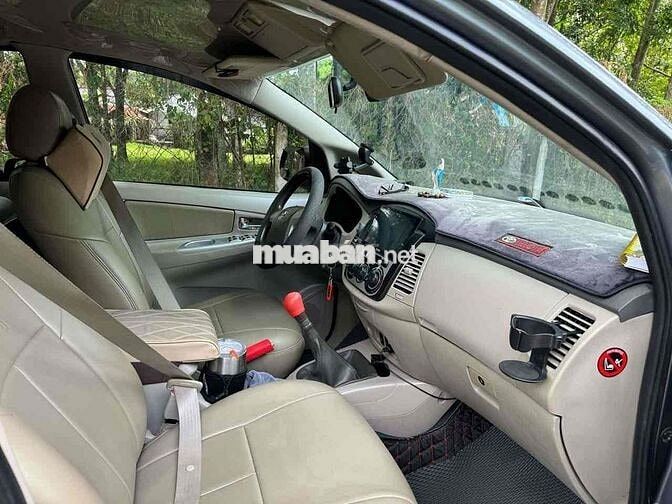 Toyota Innova 2015 E - 200000 km