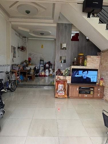 Cho thuê nhà nguyên căn 1 trệt 1 lầu , 2PN /2WC .Giá 10 triệu / tháng 