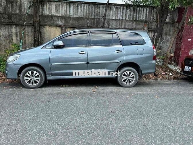 Toyota Innova 2015 E - 200000 km