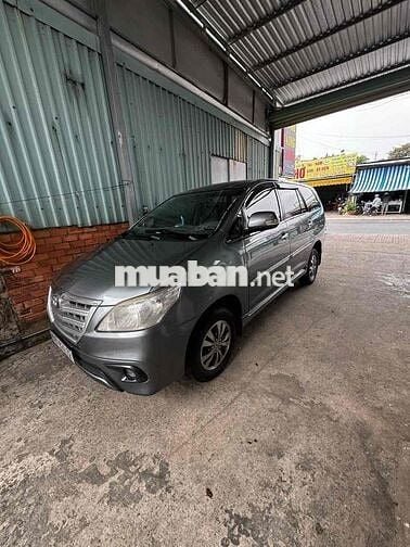 Toyota Innova 2015 E - 200000 km