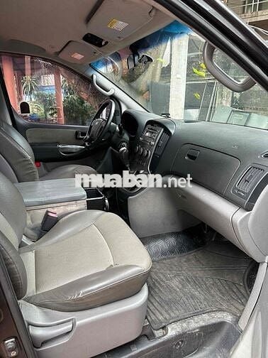 Hyundai Grand Starex 2007 Van 2.5 AT - 180000 km