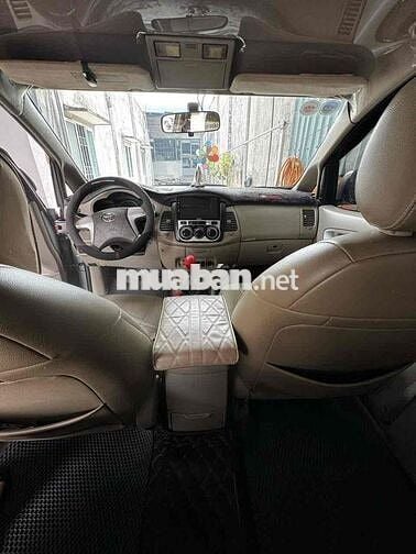 Toyota Innova 2015 E - 200000 km