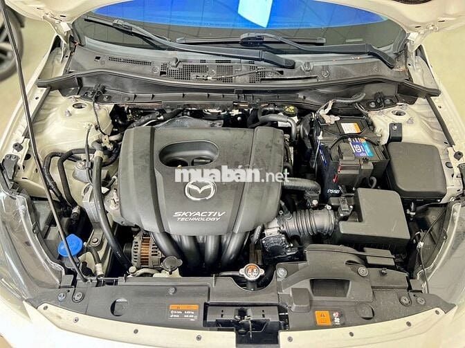 Mazda 2 2019 Premium Sedan - 68000 km