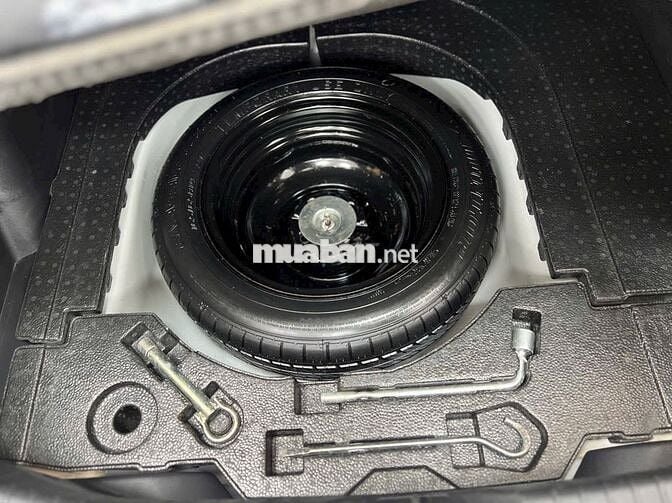Mazda 2 2019 Premium Sedan - 68000 km