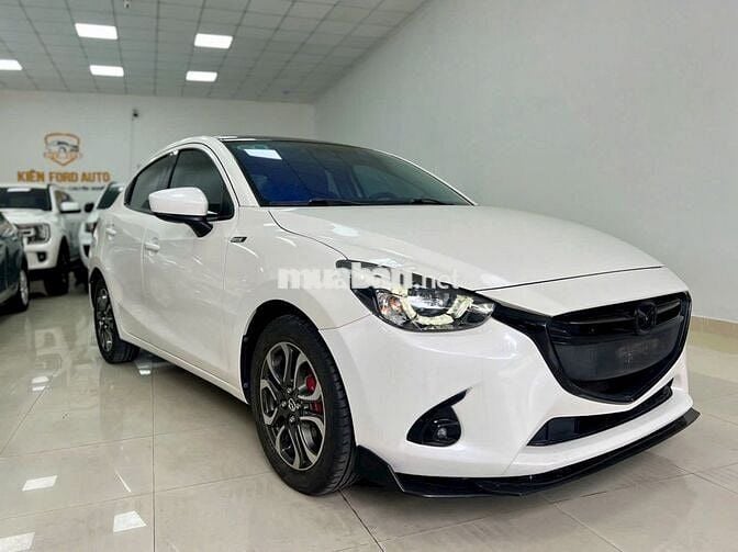 Mazda 2 2019 Premium Sedan - 68000 km