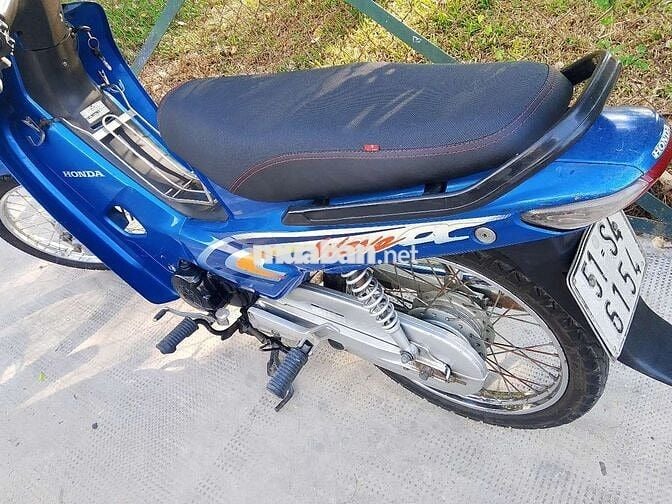 Xe wave alpha 2002 Sài Gòn như hình