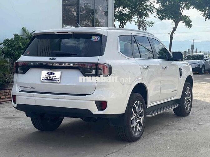 Ford Everest Titanium 2023 2.0 AT 4x2 - 22600 km