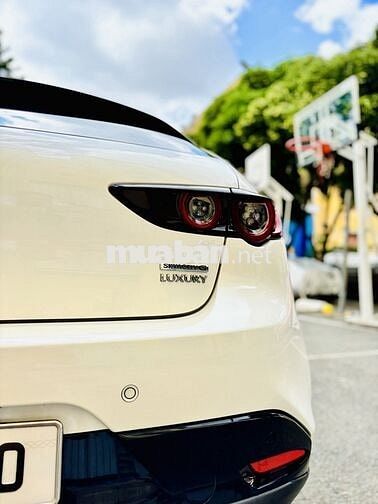 MAZDA 3 SPORT LUXURY - TRẮNG NGỌC TRAI