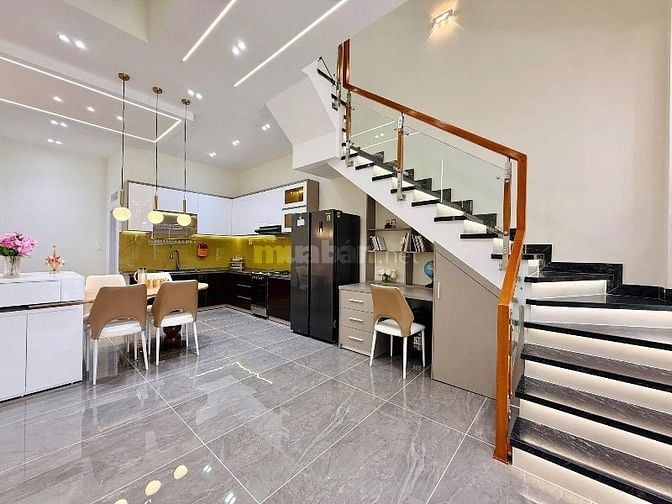 CÓ VISA ĐỊNH CƯ MỸ BÁN NHANH NHÀ TÚ XƯƠNG, QUẬN 3/ 65,8m2/ 3 TỶ 210Tr
