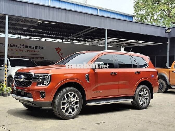 Ford Everest 2023 Titanium+ 2.0 AT 4x4 - 50000 km