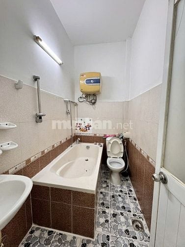 4,6tỷ nhà hẻm ba gác , 4x11 công nhận đủ , 2pn SHR năm 2025