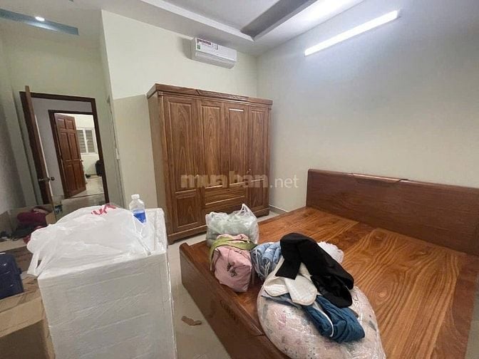 Nhà hẻm 5m đường Thái Phiên, nhà có sẵn nội thất đang thuê 12 tr