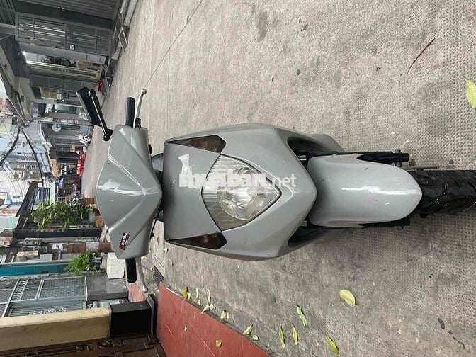nhà dư 1 chiếc xe cần bán cho ai mua đi làm