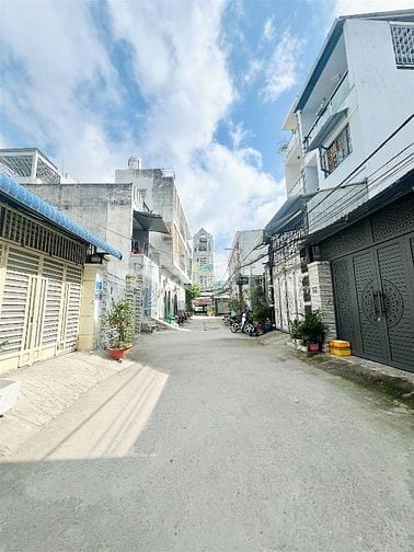 Bán nhà 2 tầng, hẻm 8m, gần Lê Cơ, Võ Văn Kiệt, 4mx22m, chỉ 7,5 tỷ.