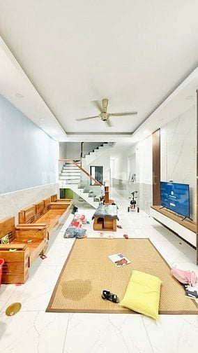 Bán nhà 2 tầng, hẻm 8m, gần Lê Cơ, Võ Văn Kiệt, 4mx22m, chỉ 7,5 tỷ.