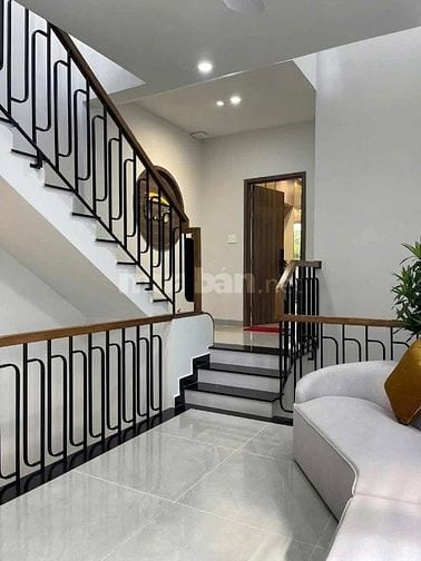 BÁN NHÀ LỚN 88m2 Đường NGUYỄN NGỌC LỘC, QUẬN 10. HẺM XE HƠI 5M