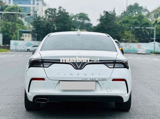 VinFast Lux A2.0 2022 A2.0 Tiêu chuẩn - 32000 km