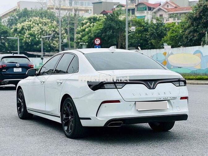 VinFast Lux A2.0 2022 A2.0 Tiêu chuẩn - 32000 km