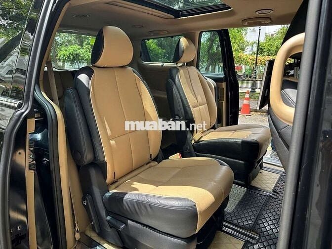 Kia Sedona 3.3L xăng cao cấp 2016 đi lướt giá tốt.