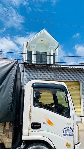 CHỊ NĂM ĐI NƯỚC NGOÀI BÁN NHANH CĂN NHÀ MẶT TIỀN ĐƯỜNG SHR 