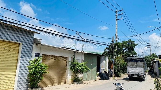 CHỊ NĂM ĐI NƯỚC NGOÀI BÁN NHANH CĂN NHÀ MẶT TIỀN ĐƯỜNG SHR 