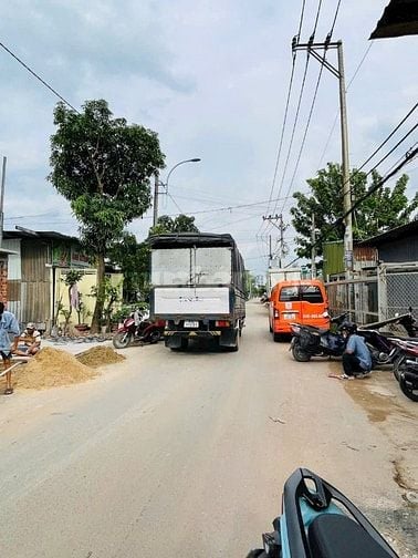 CHỊ NĂM ĐI NƯỚC NGOÀI BÁN NHANH CĂN NHÀ MẶT TIỀN ĐƯỜNG SHR 