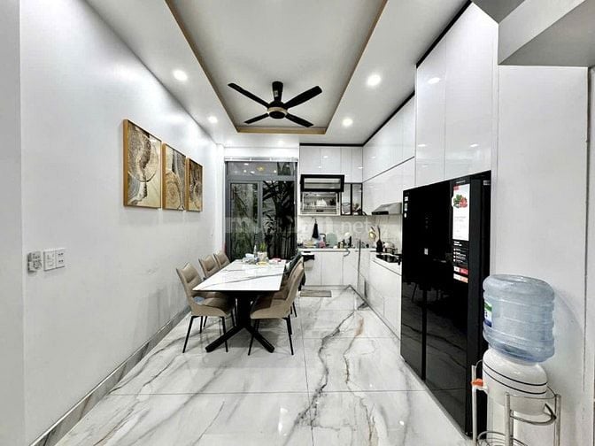 Thương lượng còn 3tỷ550 bán gấp nhà Lý Chính Thắng, 78m2, 4PN, SHR.