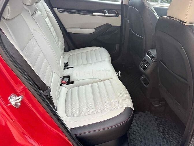 Kia Seltos 2023 Premium 1.4 AT - 4914 km
