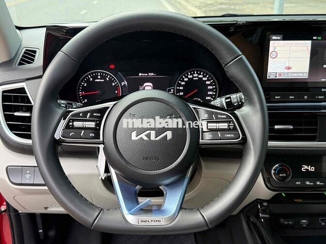Kia Seltos 2023 Premium 1.4 AT - 4914 km