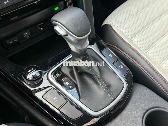 Kia Seltos 2023 Premium 1.4 AT - 4914 km