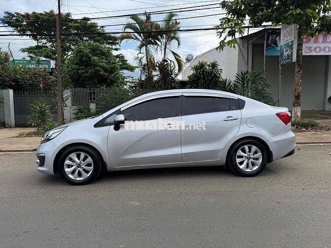 Kia Rio 2015 1.4 AT Sedan - 100000 km