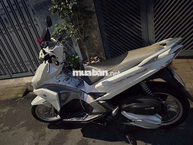 Lên đời xe Điện, Gả Lại Bé Airblade 2017