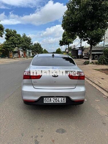 Kia Rio 2015 1.4 AT Sedan - 100000 km