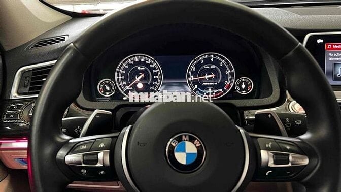BMW 5 Series 2013 528i GT - 106000 km