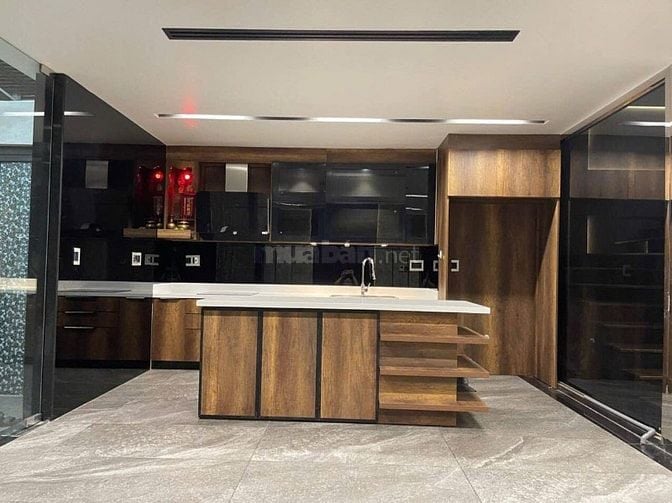 Bán Biệt thự 7x19,5m 1 hầm + 3 lầu KDC Phong Phú 