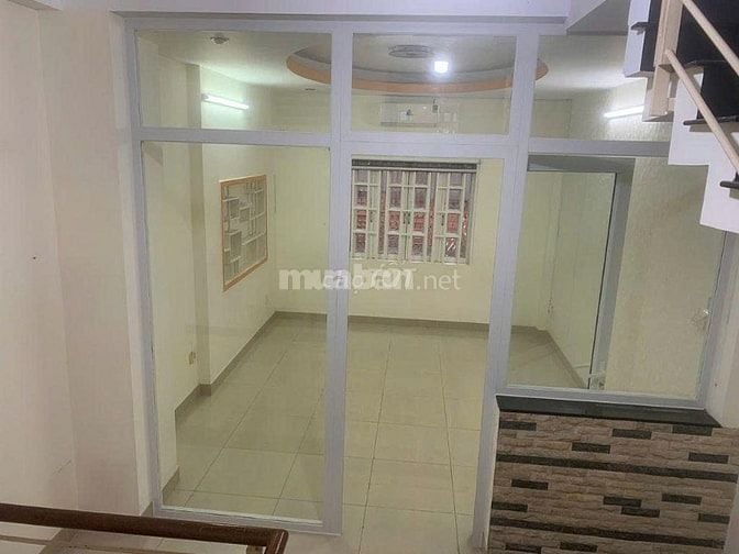 Cho thuê nhà MTNBộ 12m(XT) Cư Xá Phú Lâm B, P.13, Q.6 giá 11tr