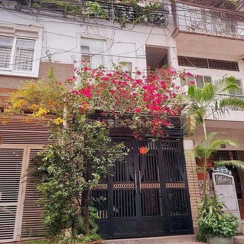 Nhà Q3, 3 Tầng, 63m2, 3PN, 4WC Xe Tải Vào, Sổ Hồng, chỉ 13 Tỷ !