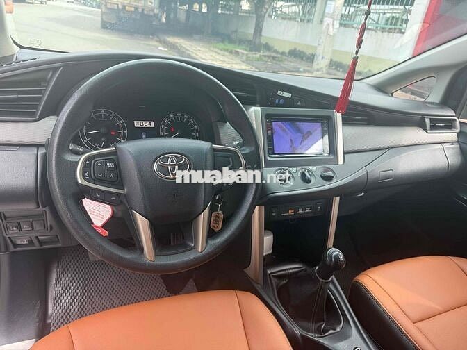 Toyota Innova 2018 2.0E - 60000 km