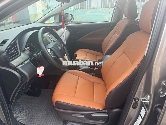 Toyota Innova 2018 2.0E - 60000 km