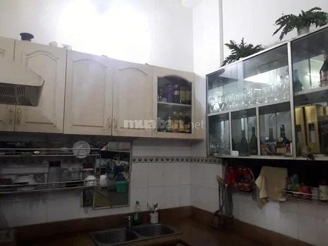 Nhà Q3, 3 Tầng, 63m2, 3PN, 4WC Xe Tải Vào, Sổ Hồng, chỉ 13 Tỷ !