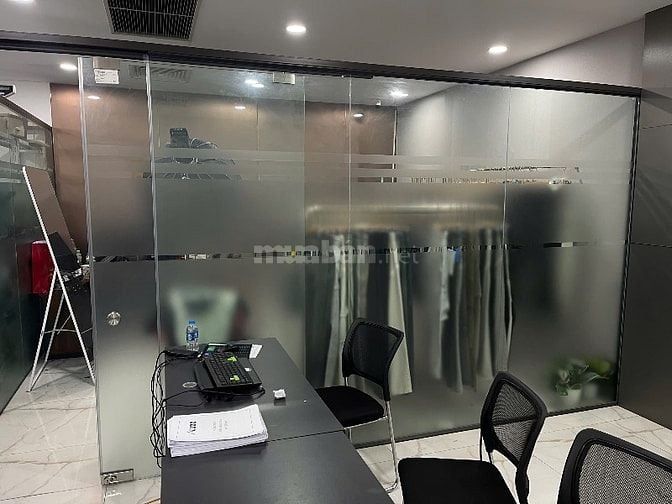 Cho thuê văn phòng, cửa hàng tại khối đế chung cư 