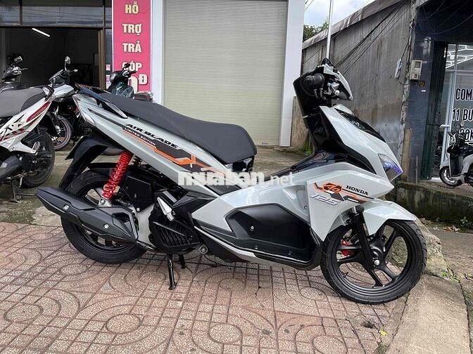 🌟Bán AirBlade.2017.125Fi.up xám xi măng chính chủ🌟