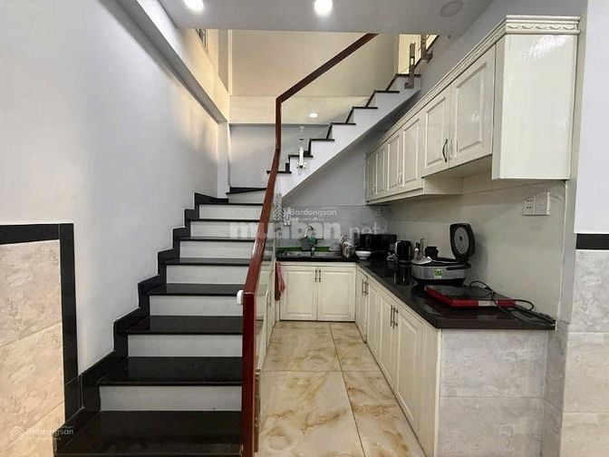 NHÀ ĐẸP – GIÁ MỀM – CHỈ XÁCH VALI VÀO Ở! NHÀ 3 LẦU-GIÁ CHỈ 2,13 TỶ