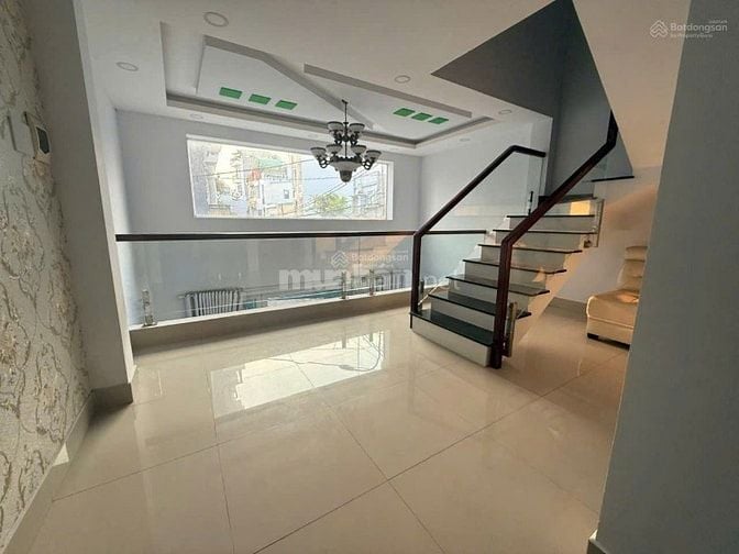 NHÀ ĐẸP – GIÁ MỀM – CHỈ XÁCH VALI VÀO Ở! NHÀ 3 LẦU-GIÁ CHỈ 2,13 TỶ