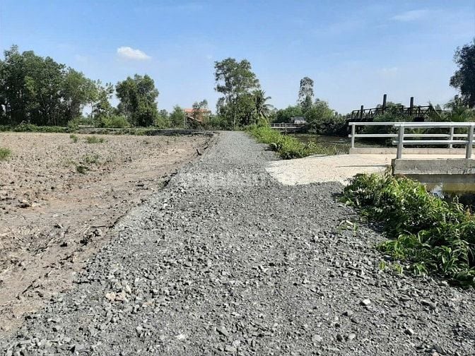 Chính chủ bán MT ĐT830 Đức Hòa 2600m2 (ONT + CLN), vị trí đắc địa 