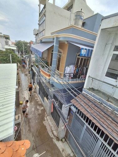 Quận 7, nhà 2 tầng, 2 phòng ngủ, 27m2, shr, giá 3 tỷ nhỉnh